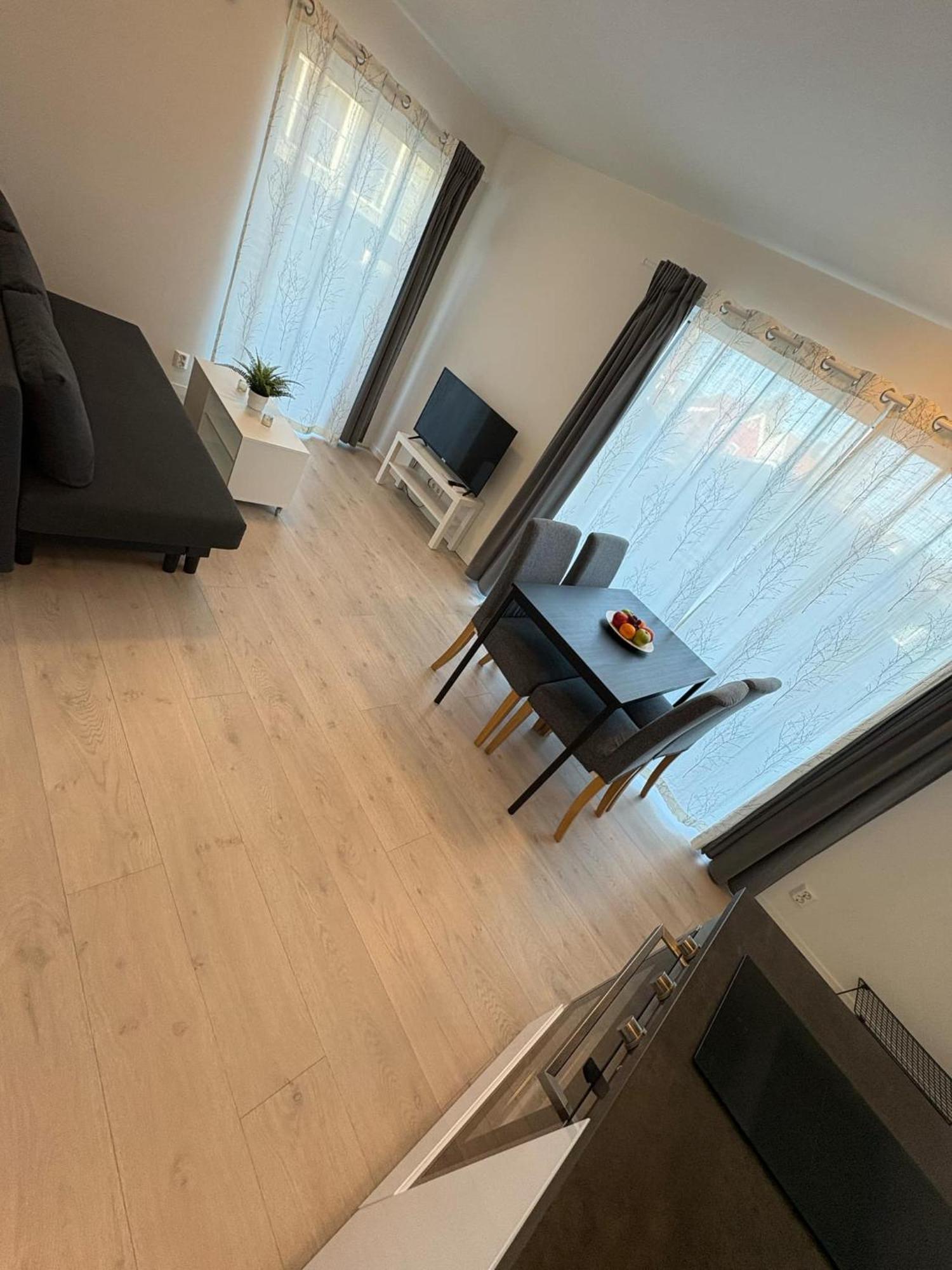 Lisas Apartment, Private New 1 Bedroom And 1 Living Room With Sofa Bed And Big Windows, Share With Nobody Oslo Exterior foto